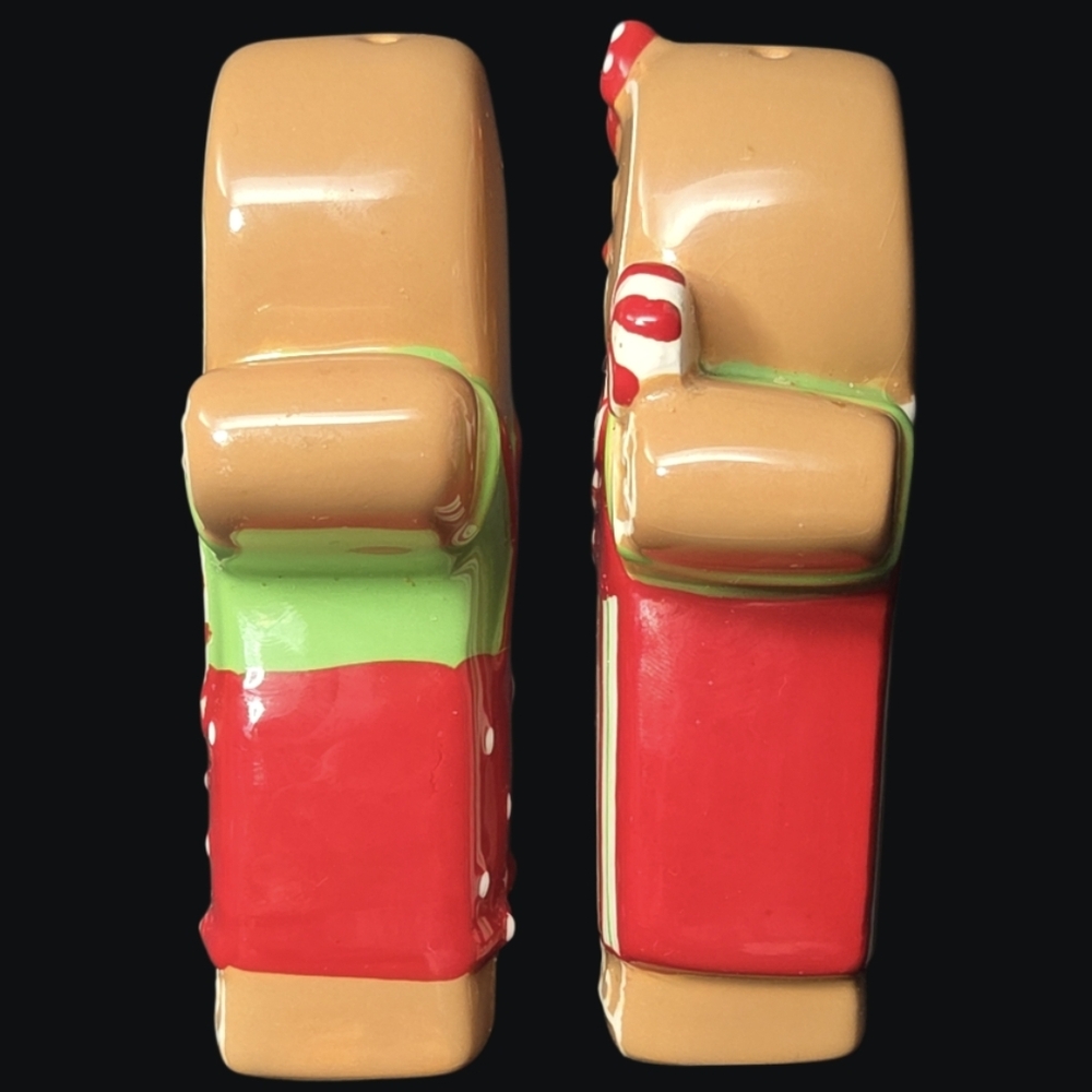 Holiday Gingerbread Man and Woman Salt And Pepper Shaker Set - Picture 4 of 10